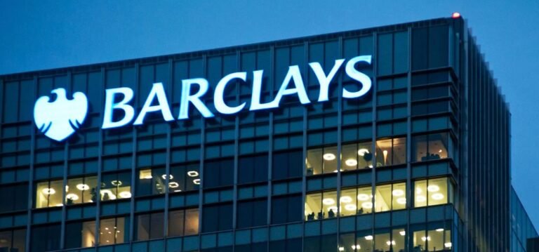 Barclays hiring freshers for Analyst position